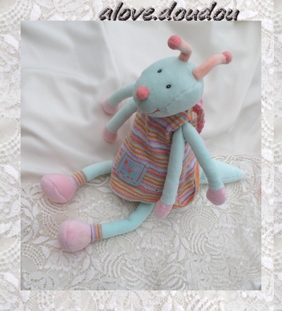 peluche sauterelle