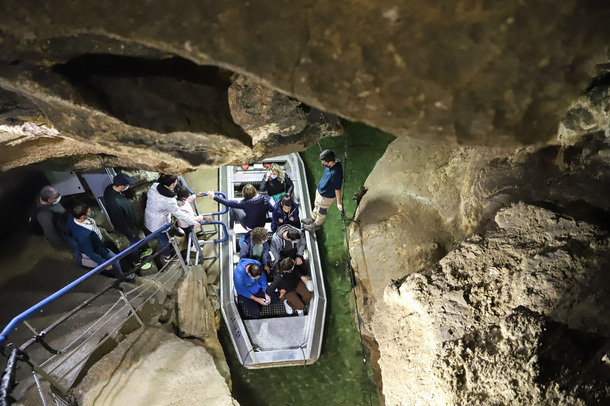 La rivière souterraine de Labouiche : voyage au centre de la Terre - Guide  Toulouse Pyrénées