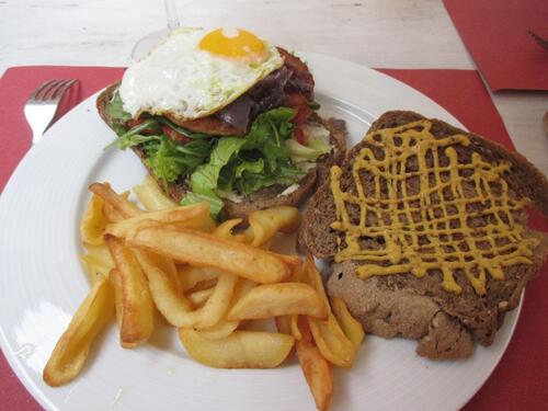 Burger à l'Eticoh Lab.à Albenga