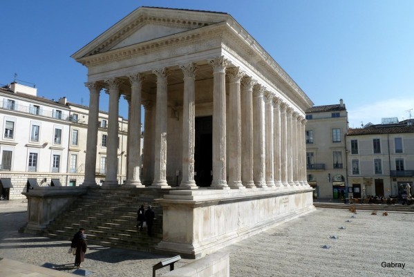 y02---La-maison-carree.JPG