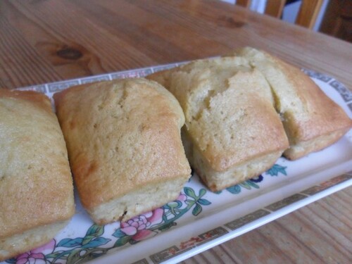 *** Petits cakes au lait d'amande ***