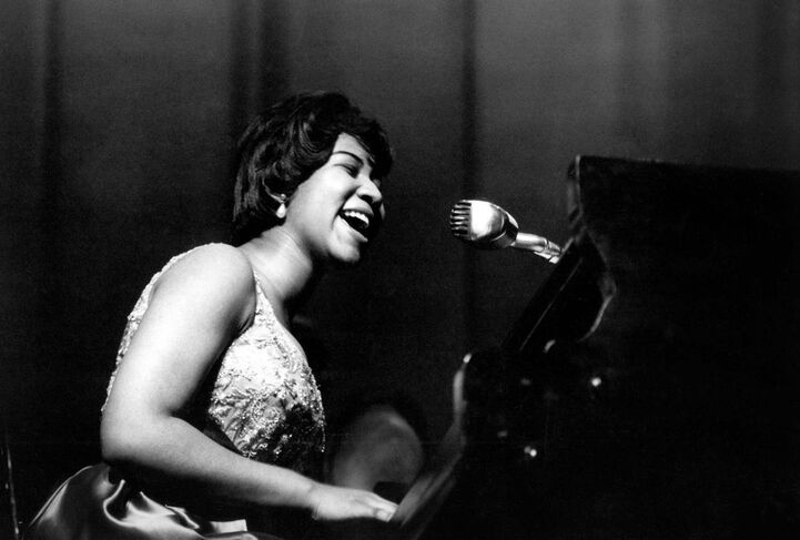 https://medias.liberation.fr/photo/1148690-aretha-franklin-performing-circa-1970s.jpg?modified_at=1534502297