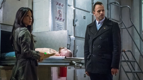 Elementary : une nouvelle partenaire pour Sherlock dans la saison 3