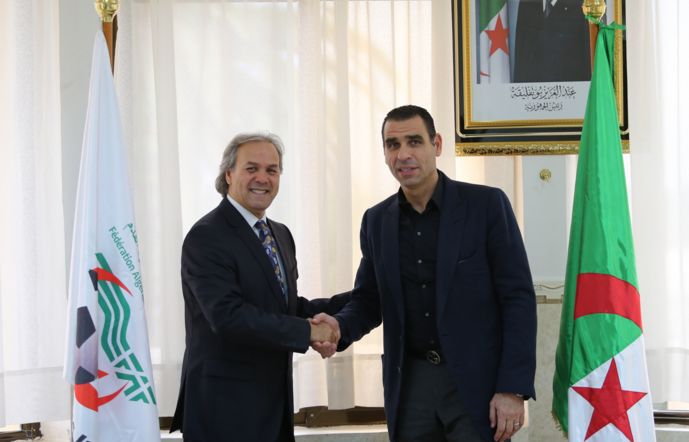 Jeudi 19.10.2017 Madjer installé officilement Entraineur de l'EN, Ighil et Menad Adjoints