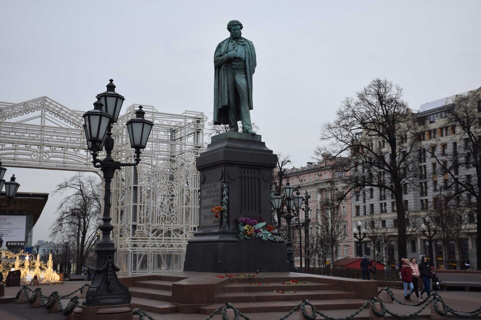Moscou - Statue de Pouchkine place Pouckine