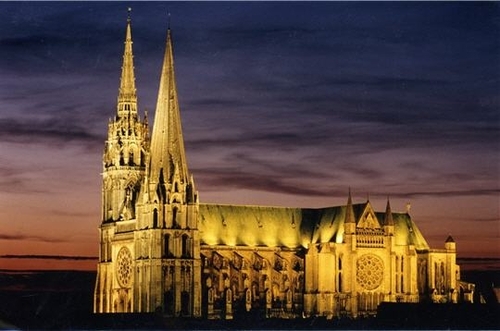 CATHEDRALE DE CHARTRES : UN MIROIR ALCHIMIQUE