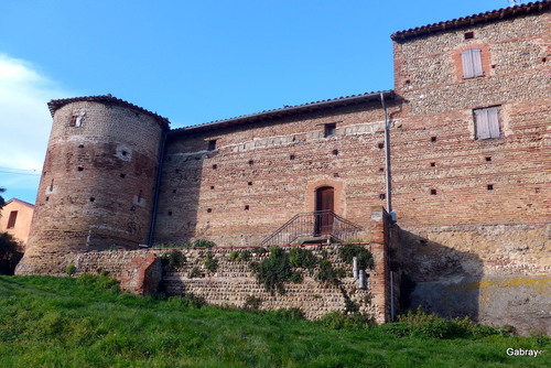 Calmont (31) : ancienne bastide du Lauragais ...