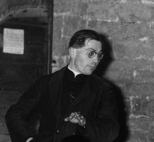 l'abbé Paul Latapie, curé de Montcléra