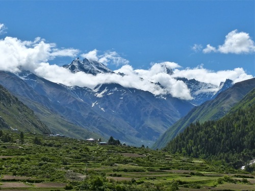 paysages de haute montagne dans l'himalaya;