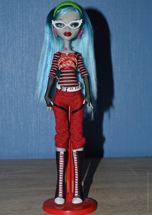 Ghoulia Yelps 