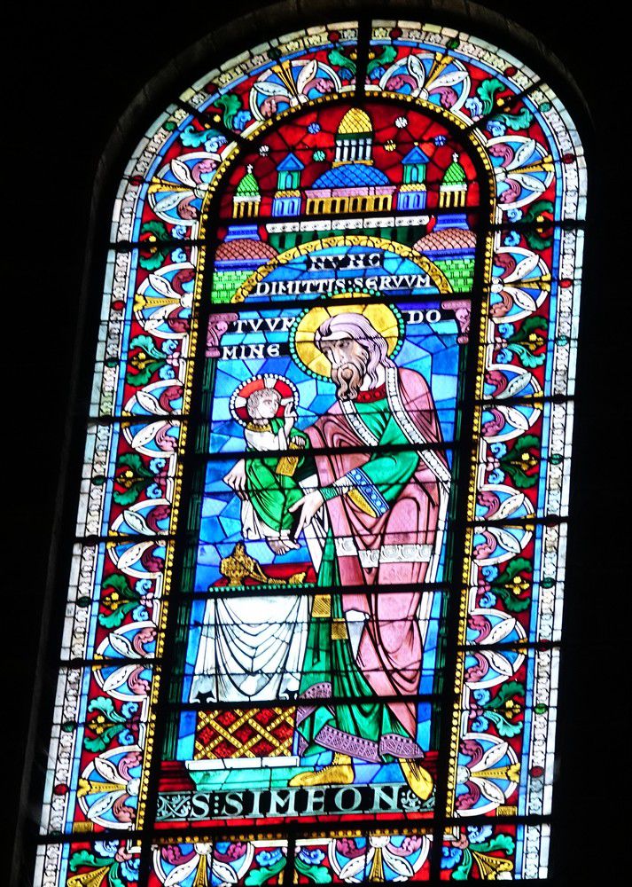 Les vitraux de la Cathédrale Saint-Font, à Périgueux...