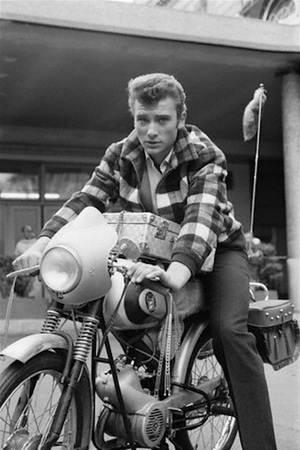 Une des premières motos de Johnny : Moto Triumph Paloma Française