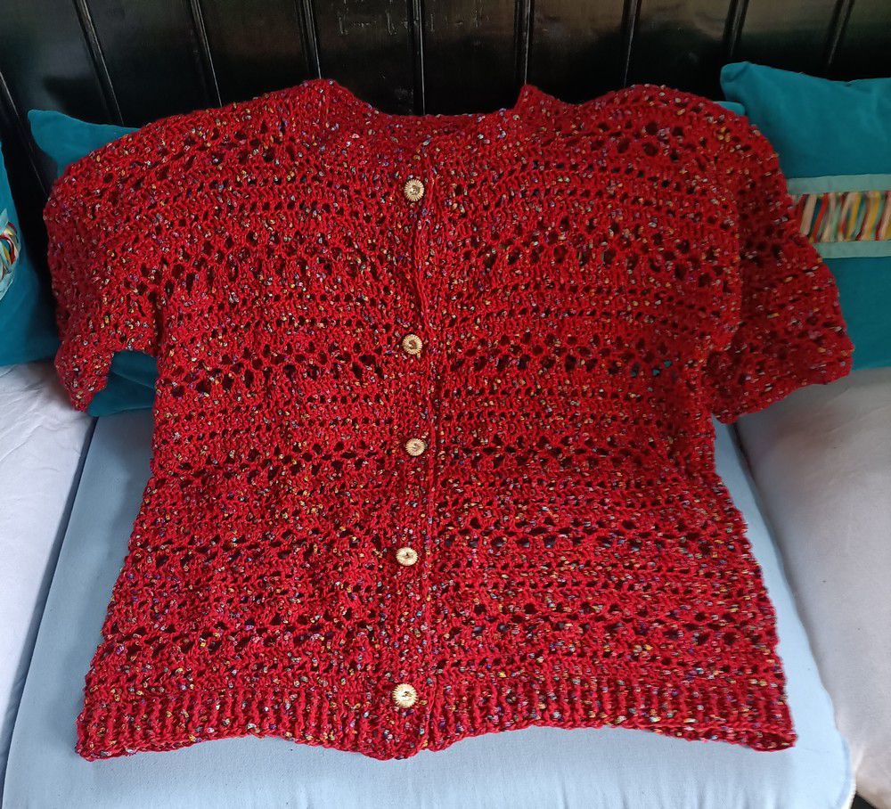 Gilet rouge au crochet...