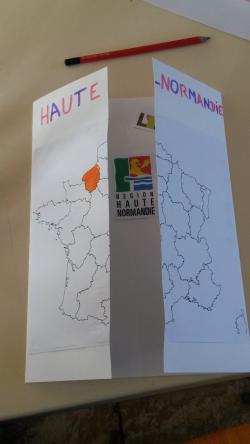 Rallye cartes postales ou comment faire découvrir à mes élèves les lapbooks...