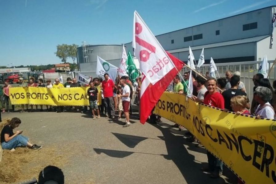 L'accès à l'usine Monsanto de Peyrehorade bloqué par des altermondialistes