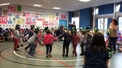 Fête de la galette à l'école maternelle - rondes et danses