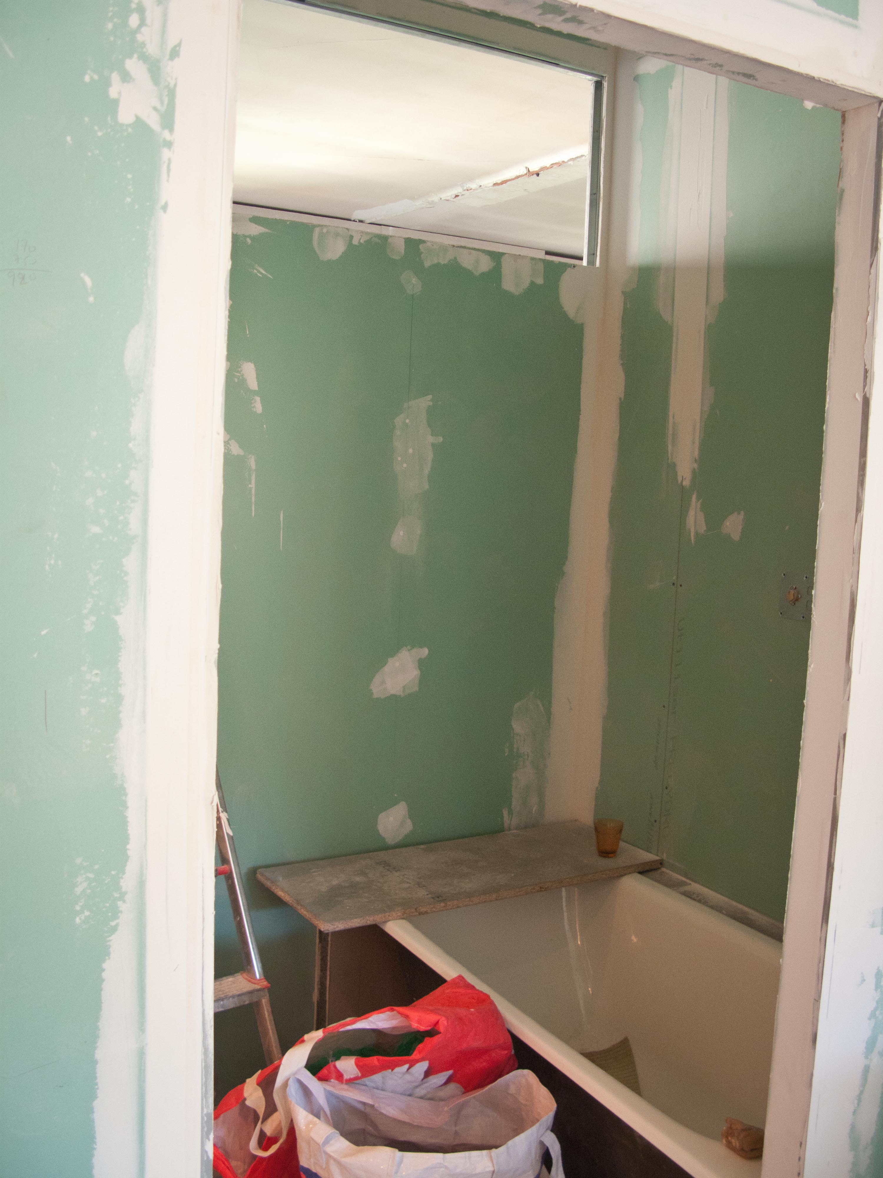 18/22 août... salle de bains, ragréage, faux plafond et bandes de ...