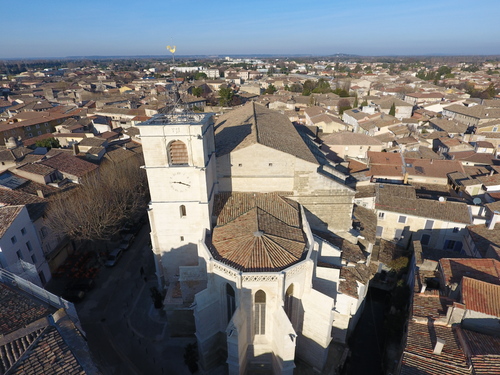 1025 - La Collégiale ND des Anges à l’Isle-sur-la-Sorgue dans le Vaucluse (84)