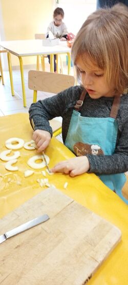 PS/MS: Journée confection des galettes des rois (3)