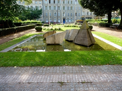 Metz / Les jardins autour du Conseil Régional de Lorraine...