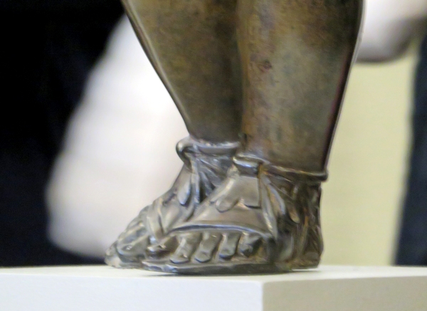 Bacchus enfant, restitué au Musée du Pays Châtillonnais, est une statue d'une extrême qualité.
