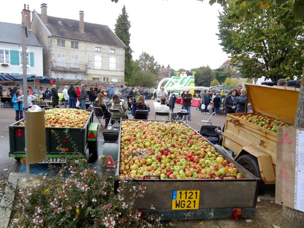 La fête de la pomme à Laignes a eu un très grand succès !
