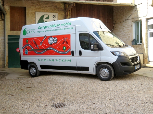 L'Association GREN a reçu des dons importants de la part de la MSA et de Vinci  pour l'aménagement du camion-garage solidaire