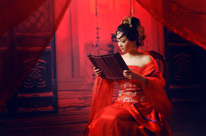 中国古装红衣美女