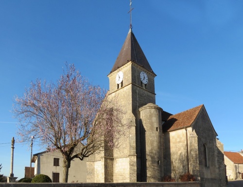 L'église de Faverolles-les-Lucey