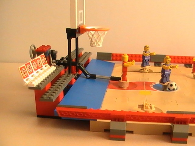 LEGO n° 3432 de 2002 - NBA Callenge - Le terrain de basket. - diabolic76