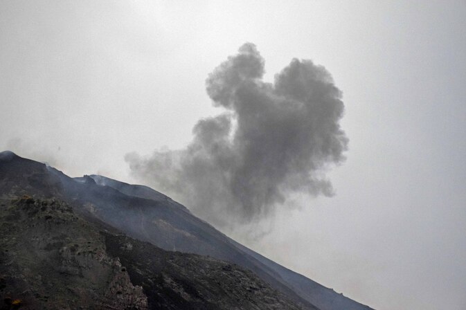 Stromboli - Montée au volcan - Première explosion