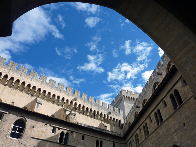 ☻ Vacances 2022 : visite guidée du Palais des Papes et du jardin du rocher des Doms