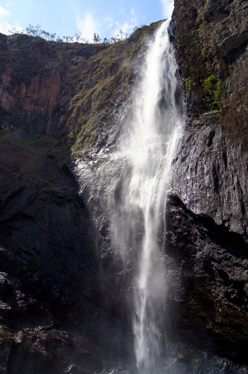 Wallaman Falls : The Biggest in Australia