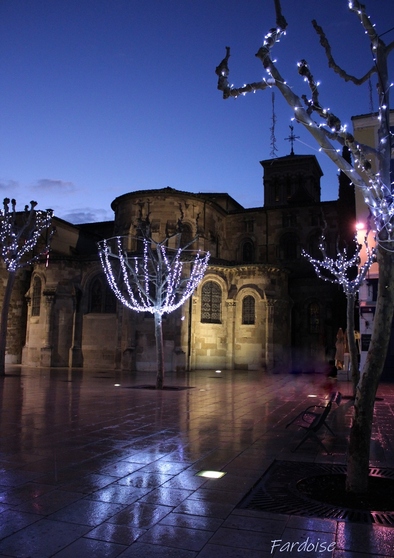 Illuminations à Valence : après la pluie autour de la cathédrale...