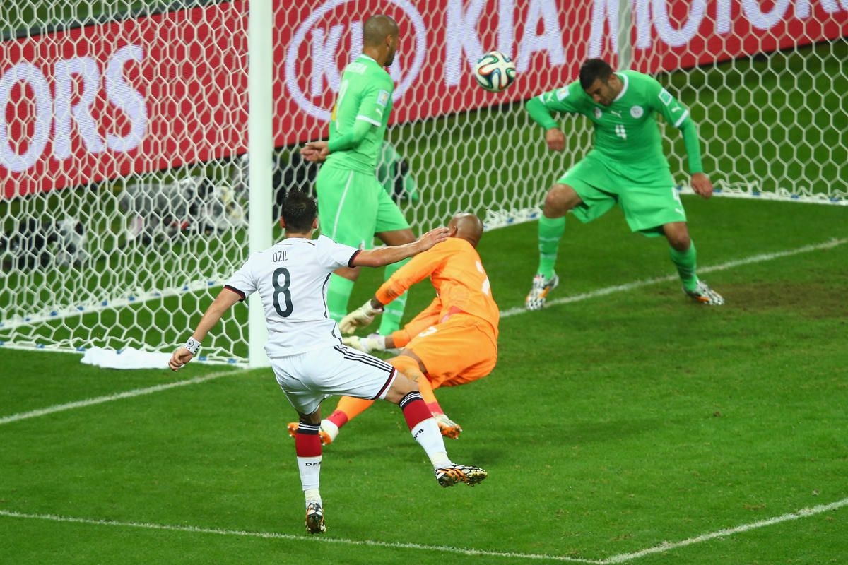 Lundi 30.6.2014 à Porto Alegre Allemagne-EN 2-1 après prolongations