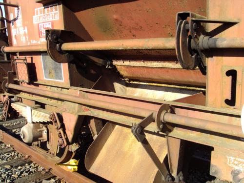Wagon trémie à essieux de l'Infra