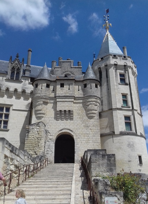 LE CHATEAU et ses abords