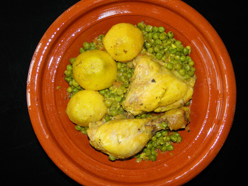 Tajine de poulet aux fonds d'artichauts et petits pois