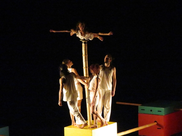 La Compagnie Alfred Alerte" a ébloui les spectateurs du Théâtre Gaston Bernard  avec "Mètre Carré"