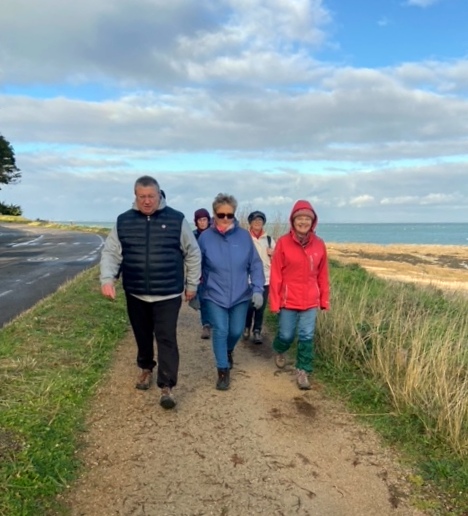 Rando à Quiberon le 04 12 2023 , 25 randonneurs ont marché 8km sans pluie mais avec beaucoup de vent !!!!!