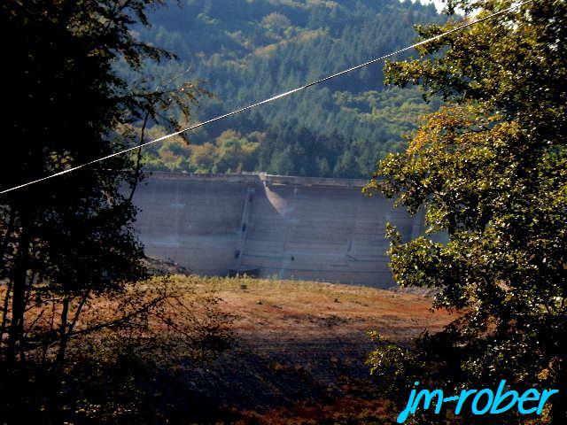 Saint-Léger-la-Montagne ''87 '' Le Barrage du Mazeaud à sec.....en travaux