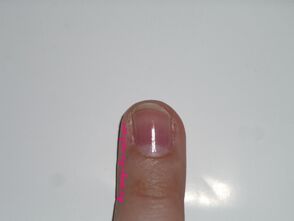 [Tuto nail art n°1] : Le rose et ses traits pailletés !