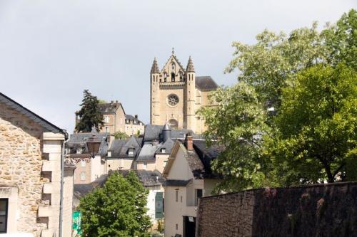 Le village et son église