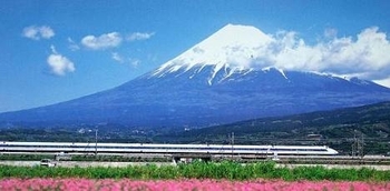 fuji-active-volcano-shinkansen-image