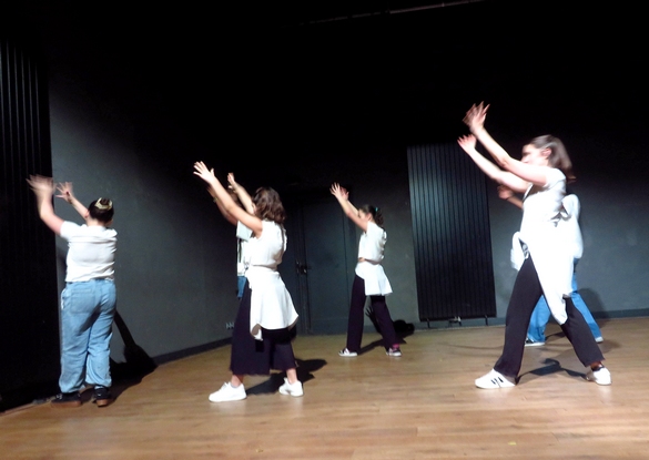 MLIT a donné un aperçu de son  spectacle de danse "Icare" samedi 2 mars salle Kiki de Montparnasse