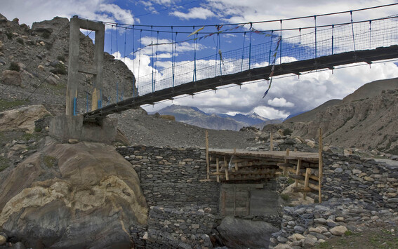 - Népal 3 - Comment passer facilement au-dessus d'une vallée profonde ? - 