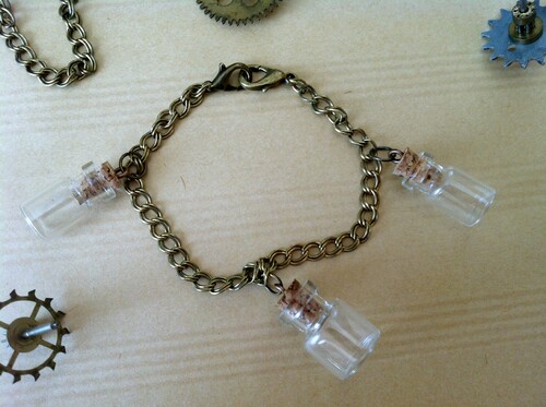 Pulsera et Botellas