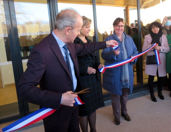 La superbe nouvelle  médiathèque de Châtillon sur Seine a été inaugurée....