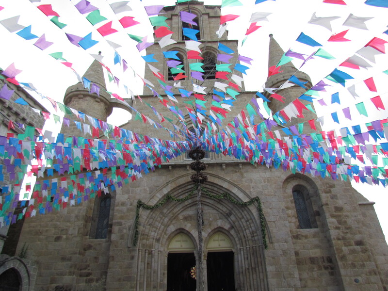 LES DECORATIONS DES OSTENTIONS DE SAINT-JUNIEN . 87200.