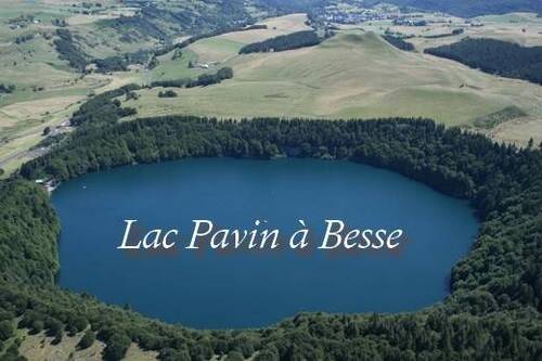 LE LAC PAVIN